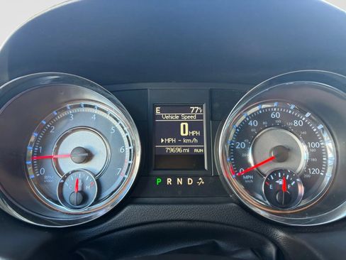 Used 2016 Chrysler Town & Country Touring w/ Driver Convenience Group FWD image 34