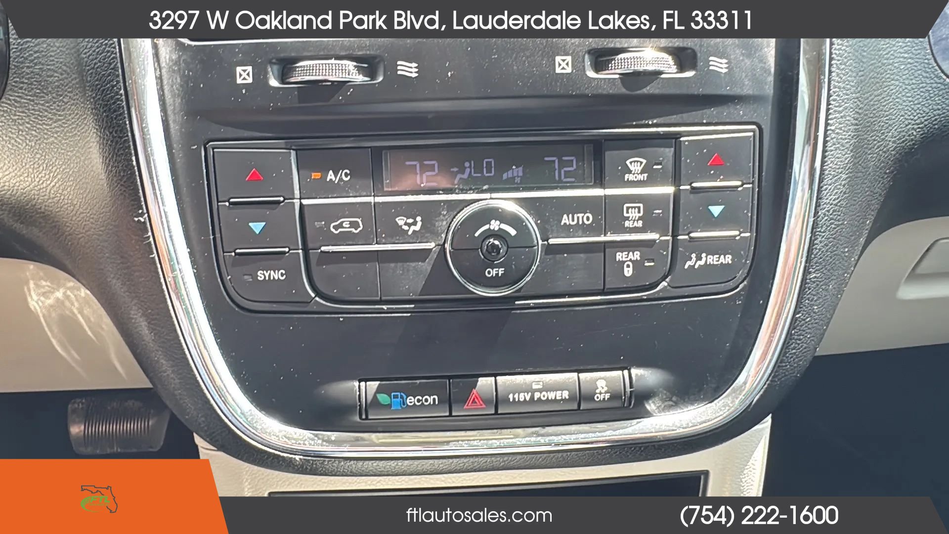 Used 2014 Chrysler Town & Country Touring-L FWD image 46