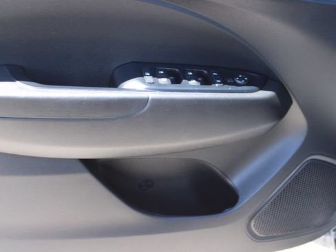 Used 2021 Hyundai Venue SE FWD image 10