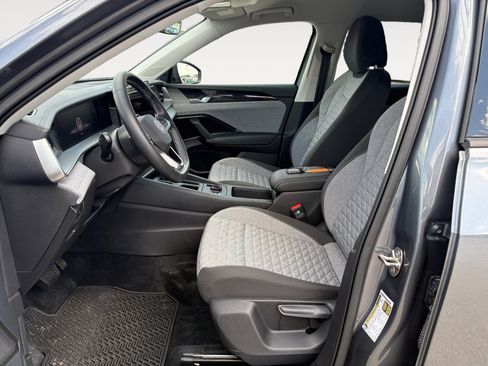 Certified 2025 Volkswagen Tiguan S FWD image 19