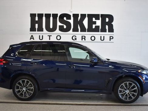 New 2026 BMW X5 xDrive40i w/ M Sport Package AWD/4WD image 2