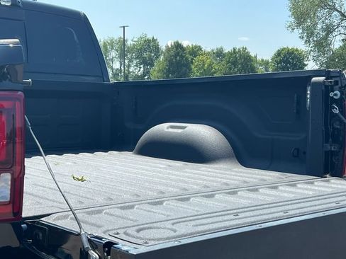 Used 2025 RAM 2500 Laramie AWD/4WD image 8