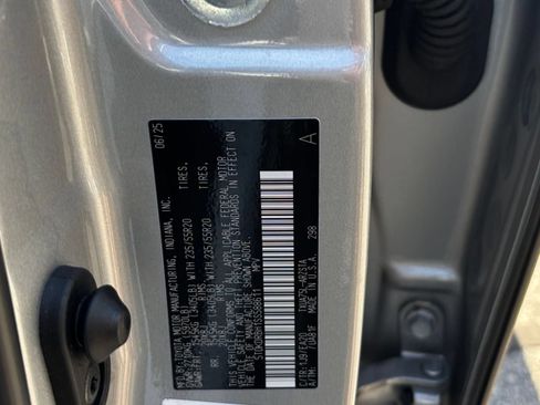 Used 2025 Toyota Highlander XSE AWD/4WD image 32