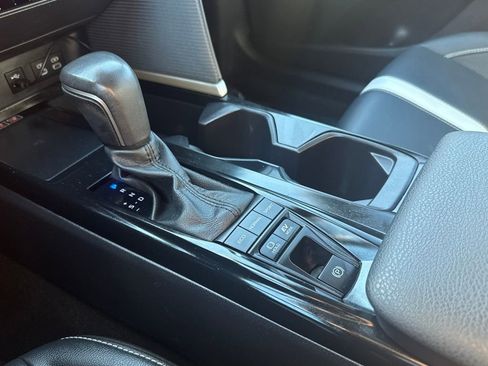 Used 2025 Toyota Camry SE image 25