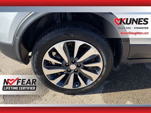 Used 2021 Buick Encore Preferred w/ Safety Package image 14