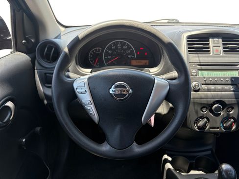 Used 2015 Nissan Versa S FWD image 13