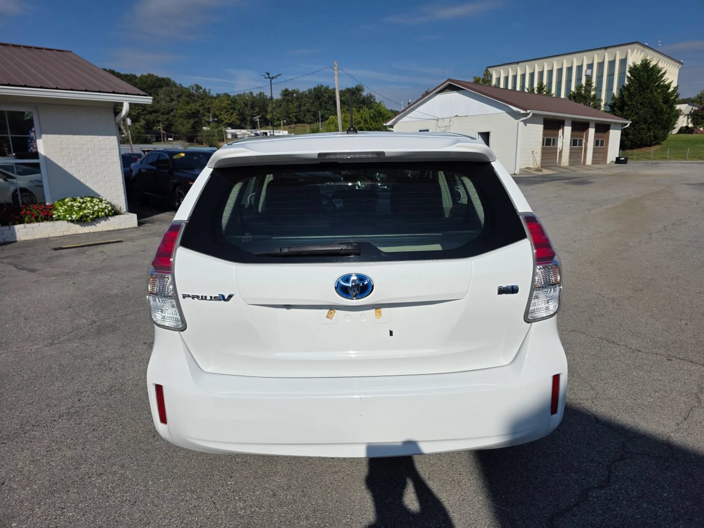 Used 2017 Toyota Prius V Two FWD image 4