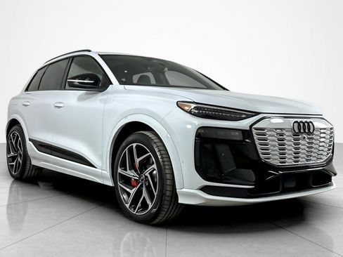 New 2025 Audi SQ6 e-tron Premium Plus image 2