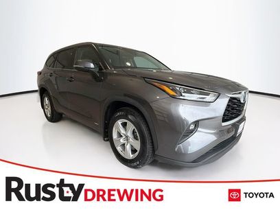 Used 2023 Toyota Highlander LE