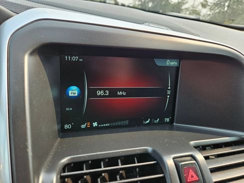 Used 2016 Volvo XC60 T5 Platinum AWD/4WD image 25