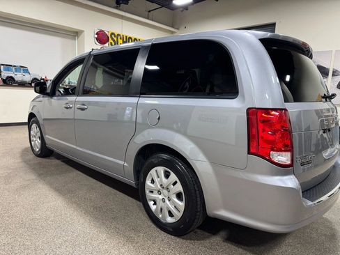 Used 2018 Dodge Grand Caravan SE image 18
