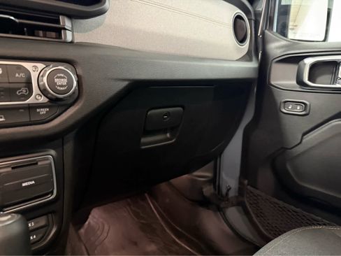 Used 2026 Jeep Wrangler Sport AWD/4WD image 20