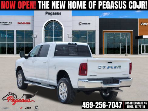 New 2026 RAM 2500 Laramie w/ Towing Technology Group AWD/4WD image 4
