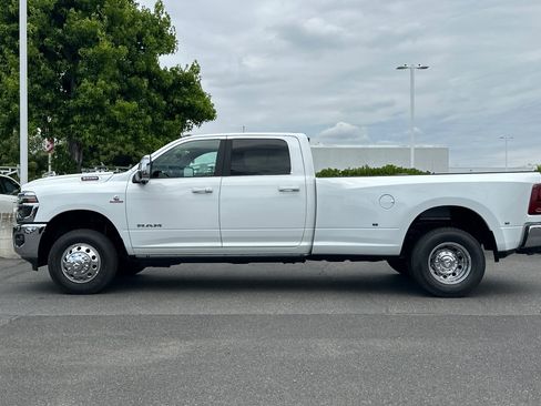 New 2026 RAM 3500 Laramie AWD/4WD image 7