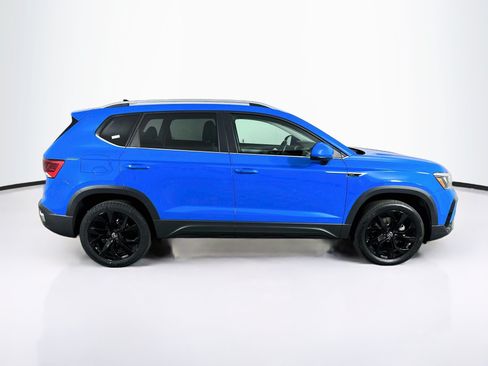 Used 2023 Volkswagen Taos SE w/ Black Wheel Package FWD image 10