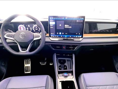 New 2026 Volkswagen Tiguan SEL R-Line image 6