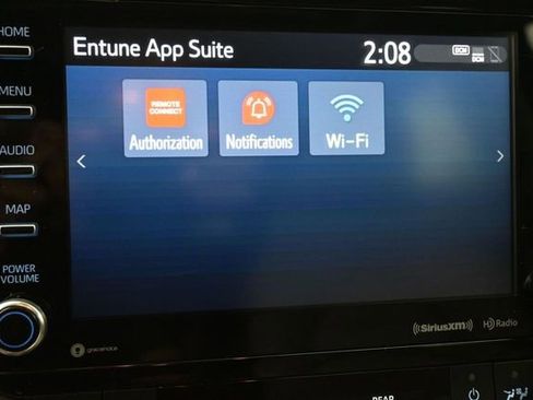 Used 2021 Toyota Highlander XLE FWD image 12