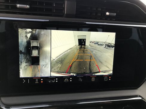 Used 2025 GMC Sierra 2500 AT4X image 15