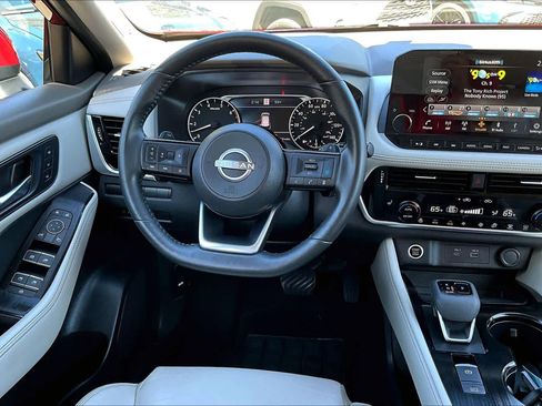 Used 2022 Nissan Rogue SL w/ SL Premium Package image 5