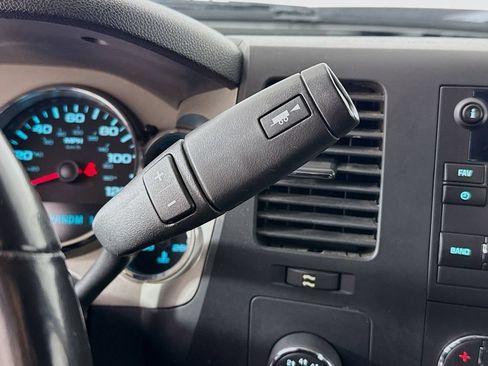 Used 2013 GMC Sierra 2500 SLE w/ SLE Preferred Package AWD/4WD image 18