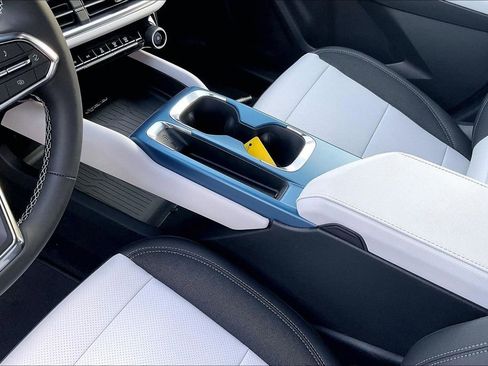 New 2026 Chevrolet Equinox EV LT FWD image 23