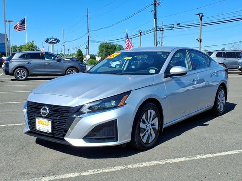 Used 2023 Nissan Altima 2.5 S FWD image 3