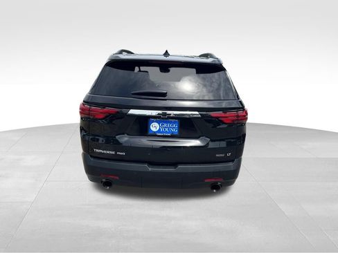 Used 2023 Chevrolet Traverse LT w/ Rear Camera Mirror Package AWD/4WD image 5