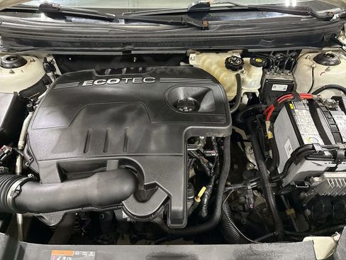 Used 2011 Chevrolet Malibu LT FWD image 24