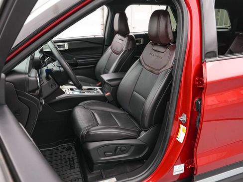 Certified 2023 Ford Explorer Platinum w/ Class IV Trailer Tow Package AWD/4WD image 13