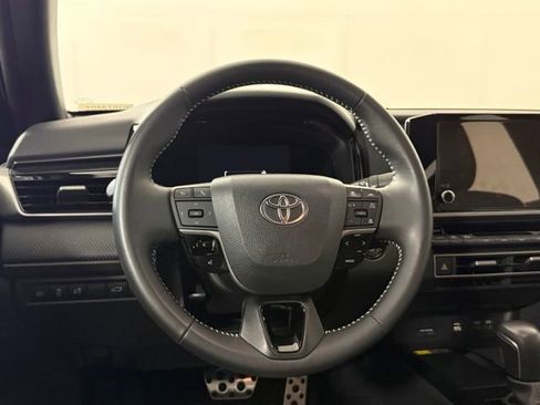 Used 2025 Toyota Camry SE FWD image 21