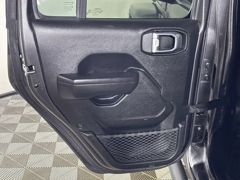 Used 2021 Jeep Gladiator Sport AWD/4WD image 18