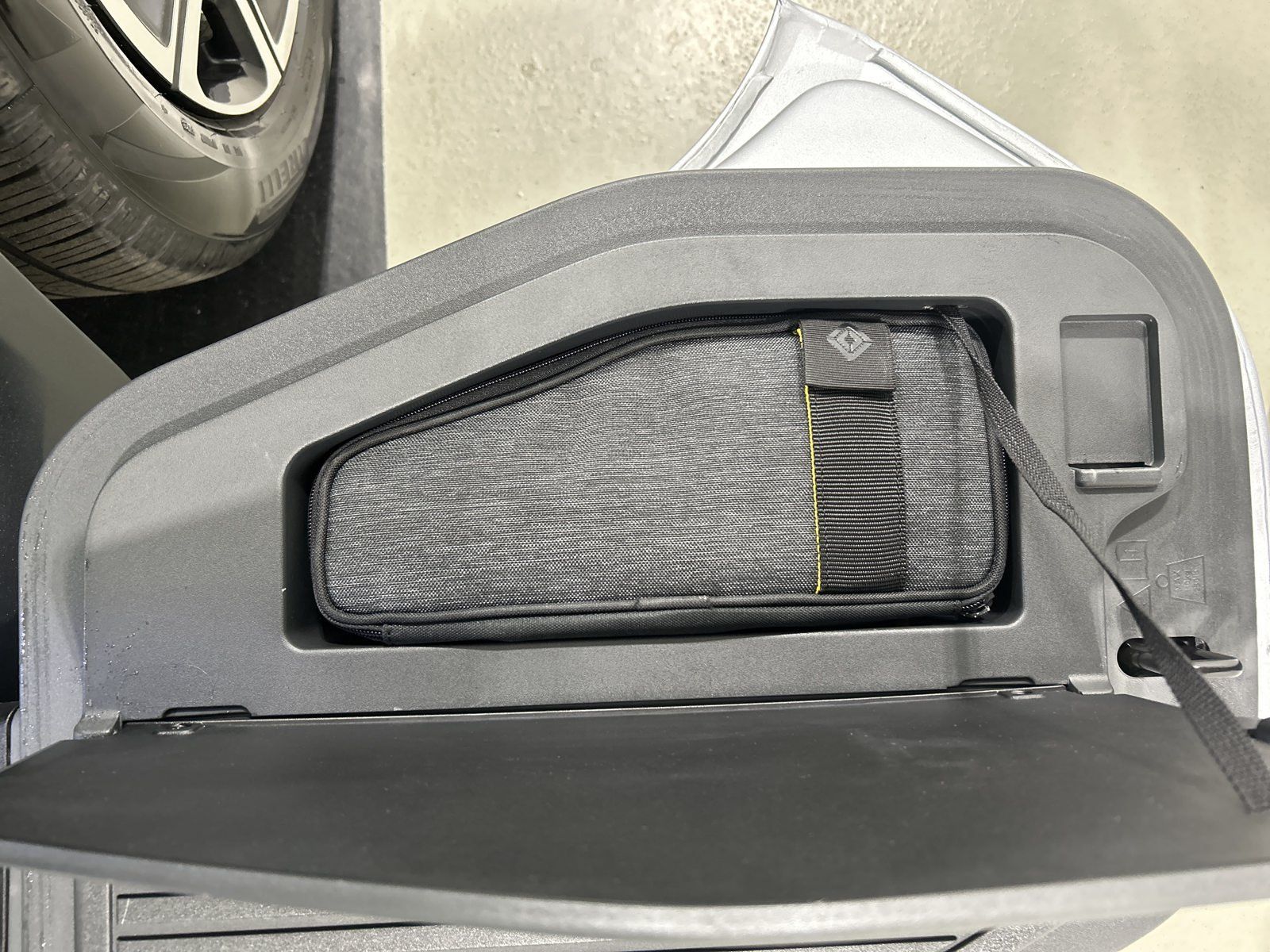 Used 2022 Rivian R1T Adventure AWD/4WD image 32