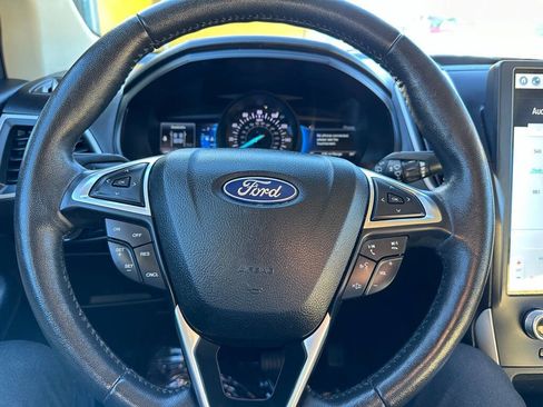 Used 2022 Ford Edge SEL w/ Convenience Package image 16