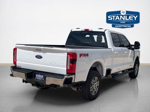 Used 2024 Ford F250 Lariat w/ FX4 Off-Road Package AWD/4WD image 8
