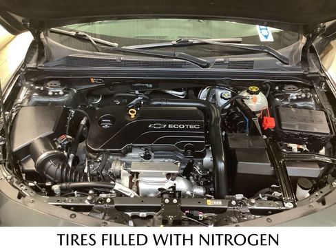 Used 2017 Chevrolet Malibu LT image 24