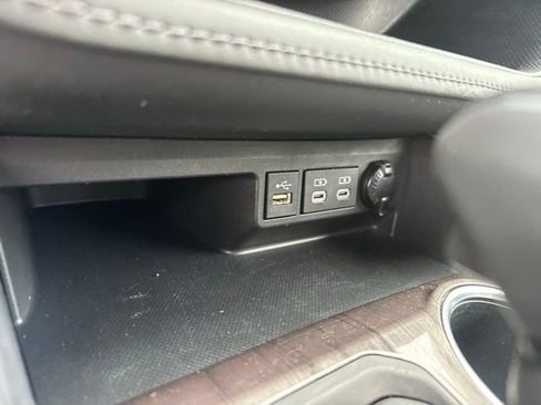 Used 2023 Toyota Highlander Platinum AWD/4WD image 31