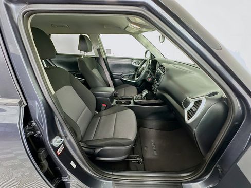 Used 2022 Kia Soul LX w/ Technology Package image 29
