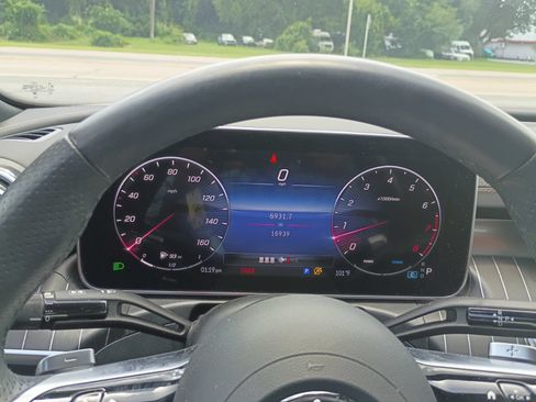 Used 2023 Mercedes-Benz C 300 Sedan image 9