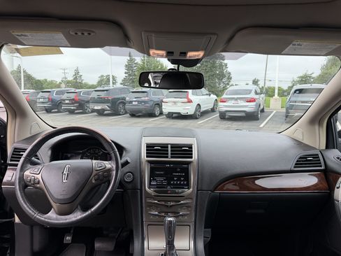 Used 2015 Lincoln MKX AWD w/ Equipment Group 102A image 9