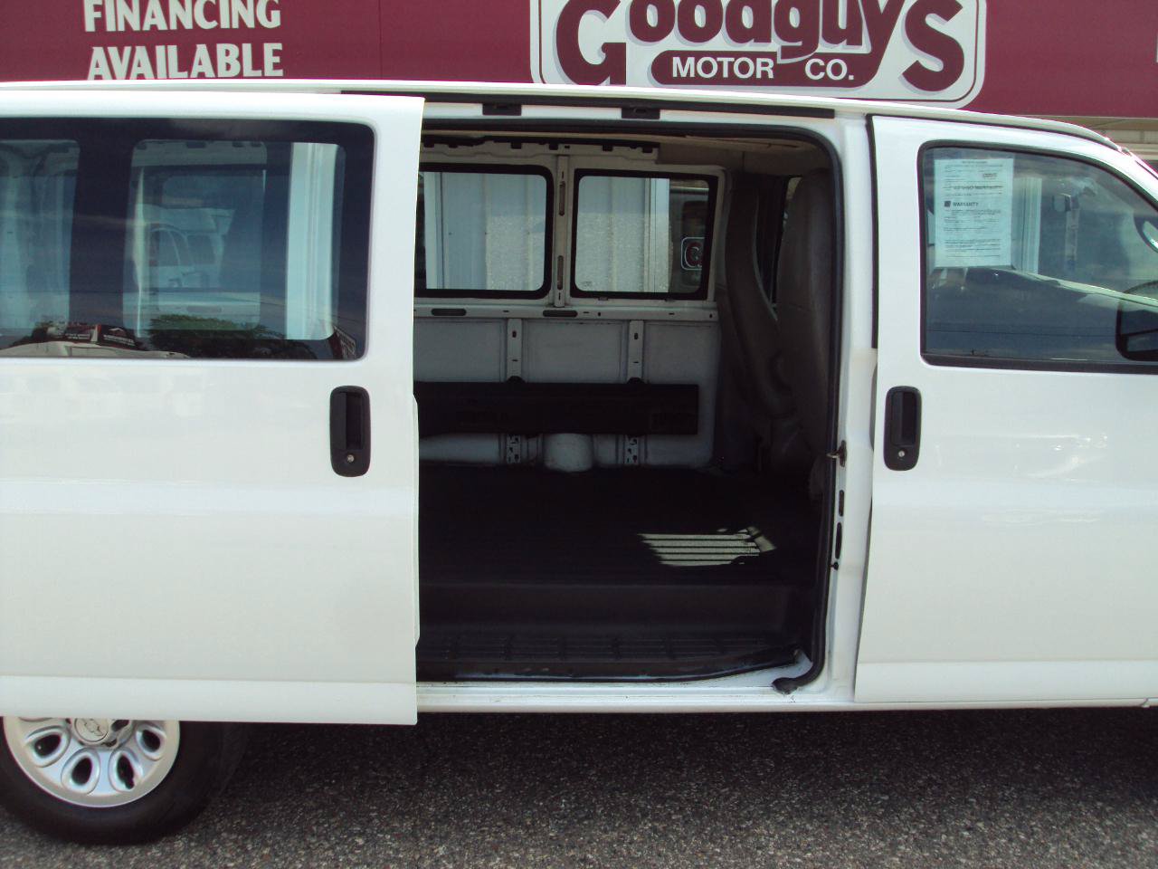 Used 2014 Chevrolet Express 1500 AWD image 12