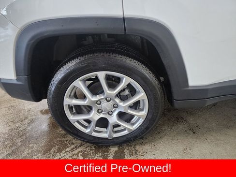 Used 2024 Jeep Compass Latitude image 38