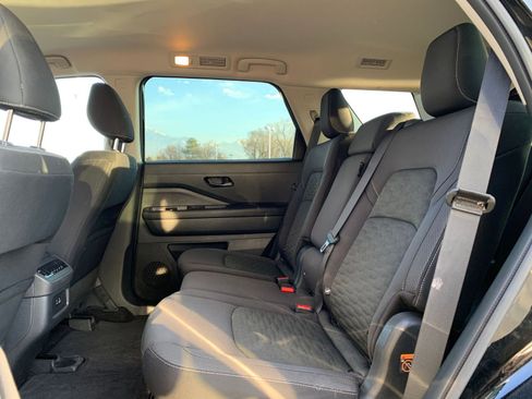 Used 2025 Nissan Pathfinder SV image 28