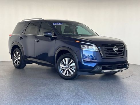 Used 2022 Nissan Pathfinder SL w/ SL Black Package FWD image 40