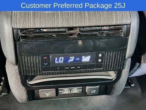 Used 2024 Jeep Wagoneer Series II w/ Flexible Seating Group AWD/4WD image 26