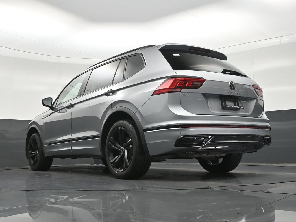 Used 2023 Volkswagen Tiguan SE R-Line FWD image 24