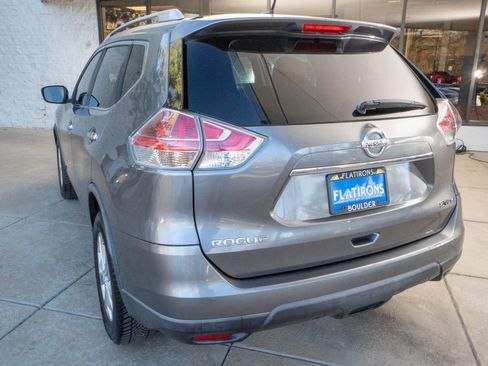 Used 2016 Nissan Rogue SV image 5