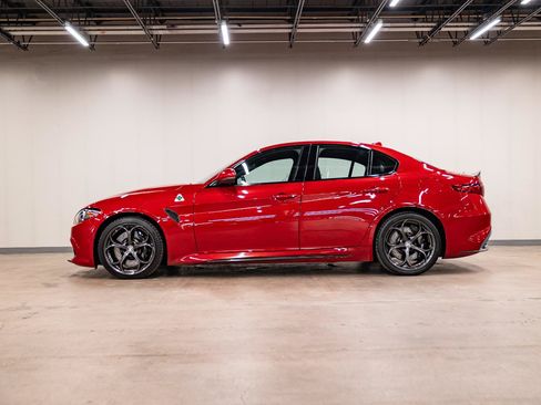 Used 2018 Alfa Romeo Giulia Quadrifoglio RWD image 21
