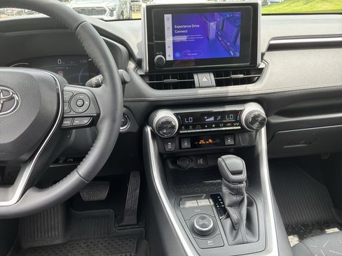 Used 2025 Toyota RAV4 XLE w/ Convenience Package AWD/4WD image 75