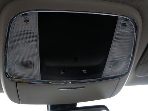 Used 2022 Chrysler 300 Touring w/ Sport Appearance Package image 33