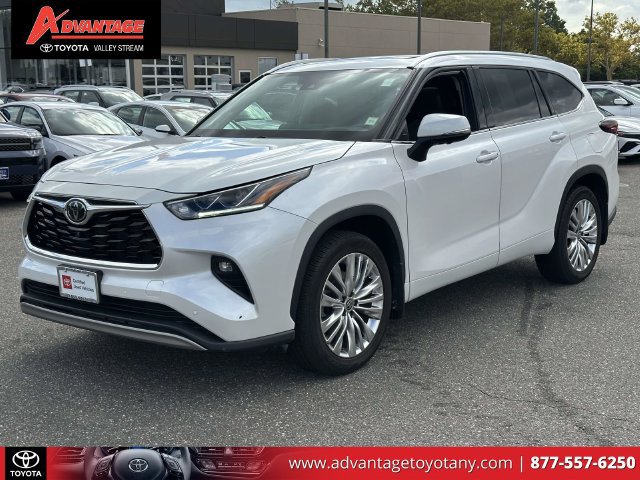 Used 2024 Toyota Highlander Platinum AWD/4WD image 4